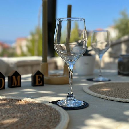 Romantic Stone- Studio Apartman 奥米什 外观 照片